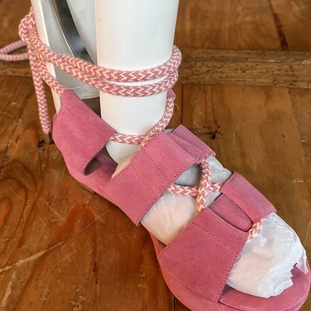 Bettye by Bettye Muller Daniela Taffy Pink Suede Rope Up Platform Sandals 6